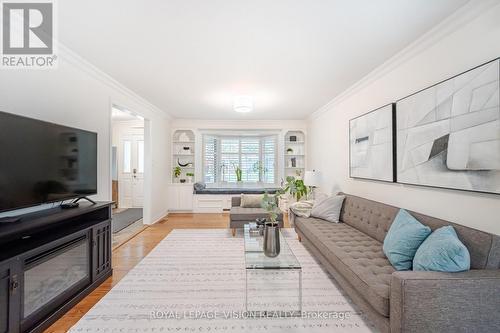 1341 Everall Road, Mississauga, ON - Indoor Photo Showing Living Room