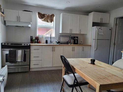 Cuisine - 1954 Av. Georges, Shawinigan, QC - Indoor Photo Showing Kitchen With Double Sink