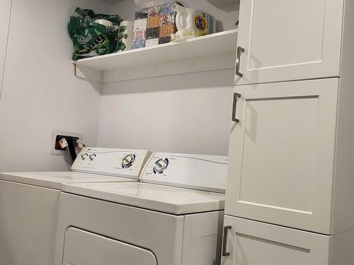 Salle de bains - 1954 Av. Georges, Shawinigan, QC - Indoor Photo Showing Laundry Room