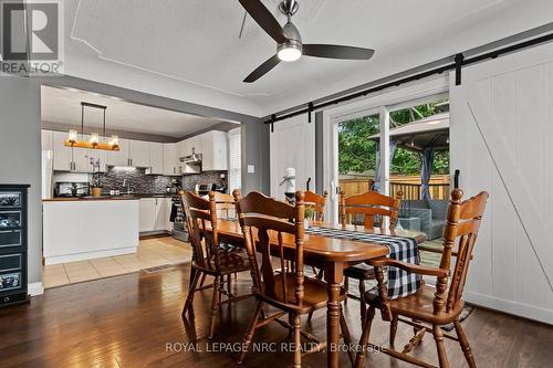 18 Irving Place, Hamilton, ON - Indoor Photo Showing Dining Room