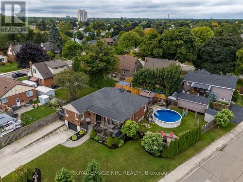 18 Irving Place, Hamilton, ON - Outdoor With Above Ground Pool With View