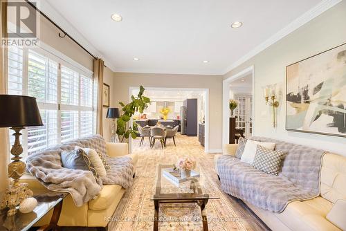 130 Grey Alder Avenue, Richmond Hill, ON - Indoor Photo Showing Living Room