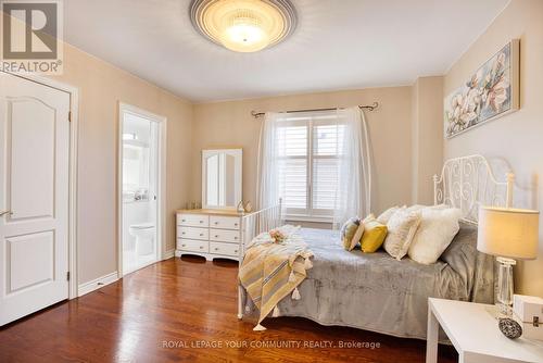 130 Grey Alder Avenue, Richmond Hill, ON - Indoor Photo Showing Bedroom