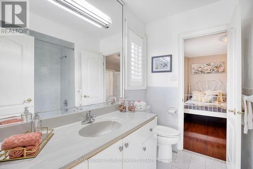 130 Grey Alder Avenue, Richmond Hill, ON - Indoor Photo Showing Bathroom