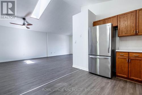 58 Vintage Crescent, St. Catharines, ON - Indoor Photo Showing Kitchen