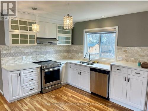 600 Brock Street S, Whitby, ON - Indoor Photo Showing Kitchen With Double Sink With Upgraded Kitchen