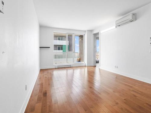 Living room - 914-5265 Av. De Courtrai, Montréal (Côte-Des-Neiges/Notre-Dame-De-Grâce), QC 