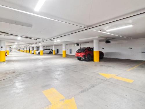 Garage - 914-5265 Av. De Courtrai, Montréal (Côte-Des-Neiges/Notre-Dame-De-Grâce), QC 