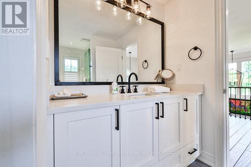 2355 Yolanda Drive, Oakville, ON - Indoor Photo Showing Bathroom