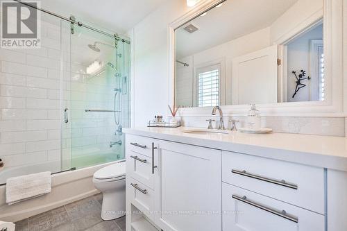 2355 Yolanda Drive, Oakville, ON - Indoor Photo Showing Bathroom