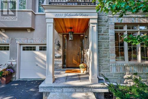 2355 Yolanda Drive, Oakville, ON - Outdoor