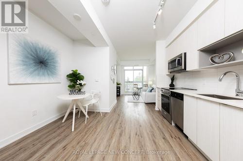 405 - 630 Greenwood Avenue, Toronto, ON - Indoor Photo Showing Kitchen