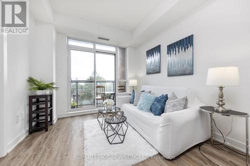 405 - 630 Greenwood Avenue, Toronto, ON - Indoor Photo Showing Living Room