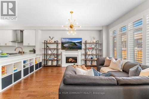 47 Beechborough Crescent, East Gwillimbury, ON - Indoor Photo Showing Living Room With Fireplace