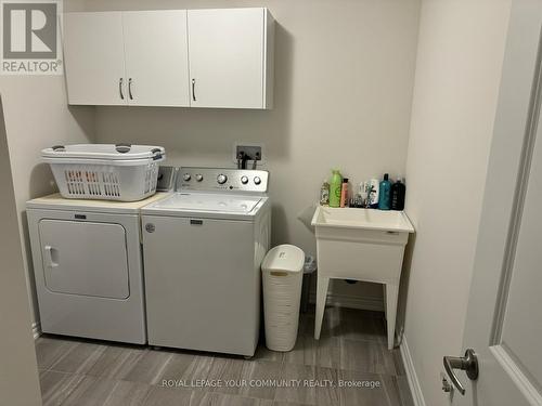 2248 Grainger Loop Road, Innisfil, ON - Indoor Photo Showing Laundry Room