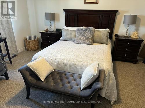 2248 Grainger Loop Road, Innisfil, ON - Indoor Photo Showing Bedroom