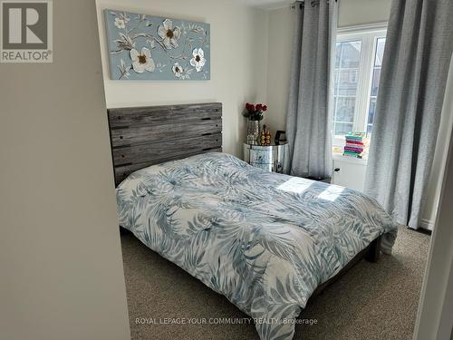 2248 Grainger Loop Road, Innisfil, ON - Indoor Photo Showing Bedroom