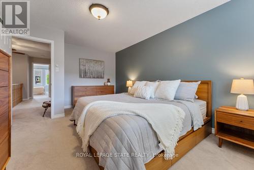 5106 Tree Court, Burlington, ON - Indoor Photo Showing Bedroom