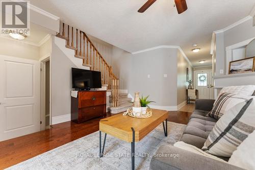 5106 Tree Court, Burlington, ON - Indoor Photo Showing Living Room