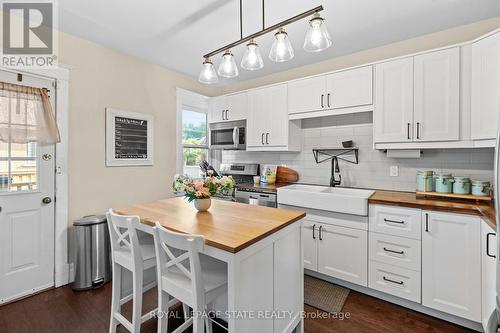 483 Dunsmure Road, Hamilton, ON - Indoor Photo Showing Kitchen