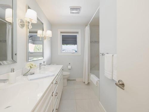 Salle de bains - 94 Av. Kirkwood, Beaconsfield, QC - Indoor Photo Showing Bathroom