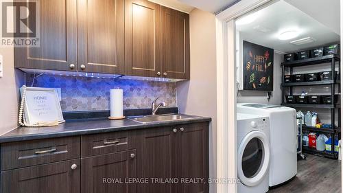 48 Locust Crescent, London, ON - Indoor Photo Showing Laundry Room