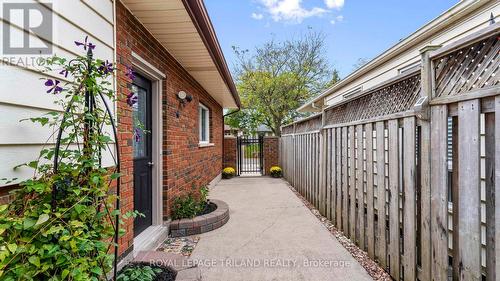 48 Locust Crescent, London, ON - Outdoor With Exterior