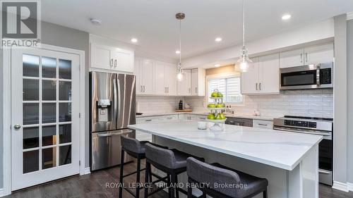 48 Locust Crescent, London, ON - Indoor Photo Showing Kitchen With Upgraded Kitchen