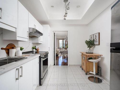 233 Torrens Ave, Toronto, ON - Indoor Photo Showing Kitchen