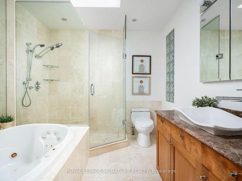 233 Torrens Ave, Toronto, ON - Indoor Photo Showing Bathroom