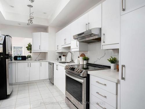 233 Torrens Ave, Toronto, ON - Indoor Photo Showing Kitchen