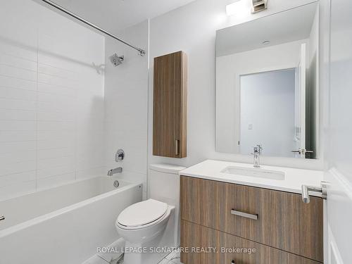 313-2799 Kingston Rd, Toronto, ON - Indoor Photo Showing Bathroom