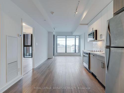 313-2799 Kingston Rd, Toronto, ON - Indoor Photo Showing Kitchen