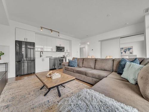 3116-105 The Queensway Ave, Toronto, ON - Indoor Photo Showing Living Room