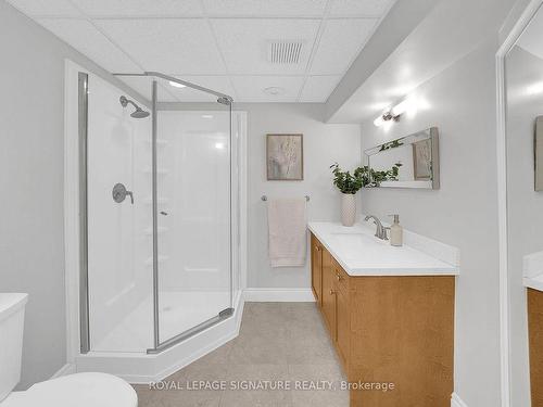 3637 St. Laurent Crt, Mississauga, ON - Indoor Photo Showing Bathroom