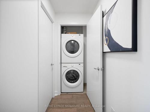 1304-225 Sackville St, Toronto, ON - Indoor Photo Showing Laundry Room