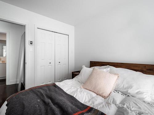 Master bedroom - 301-4321 Rue St-Jacques, Montréal (Le Sud-Ouest), QC - Indoor Photo Showing Bedroom