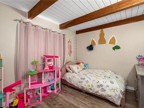 360 4Th Ave, Campbell River, BC - Indoor Photo Showing Bedroom