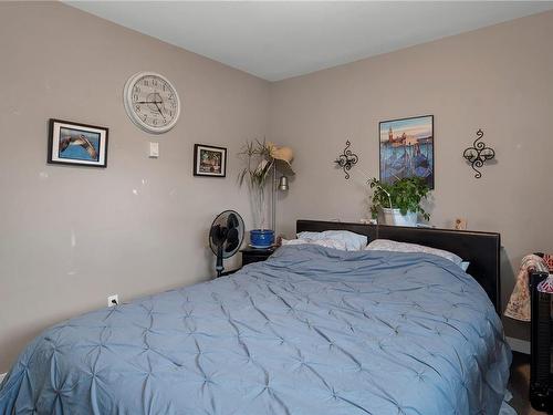 360 4Th Ave, Campbell River, BC - Indoor Photo Showing Bedroom