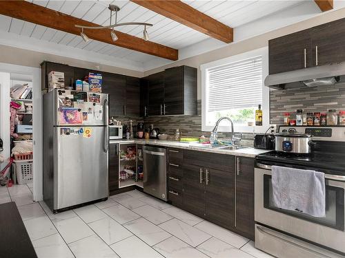 360 4Th Ave, Campbell River, BC - Indoor Photo Showing Kitchen With Double Sink