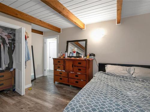 360 4Th Ave, Campbell River, BC - Indoor Photo Showing Bedroom