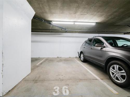 309-150 Promenade Dr, Nanaimo, BC - Indoor Photo Showing Garage