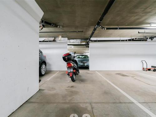 309-150 Promenade Dr, Nanaimo, BC - Indoor Photo Showing Garage