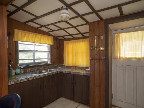 432J Whitefish Lake, Thunder Bay, ON - Indoor Photo Showing Kitchen With Double Sink