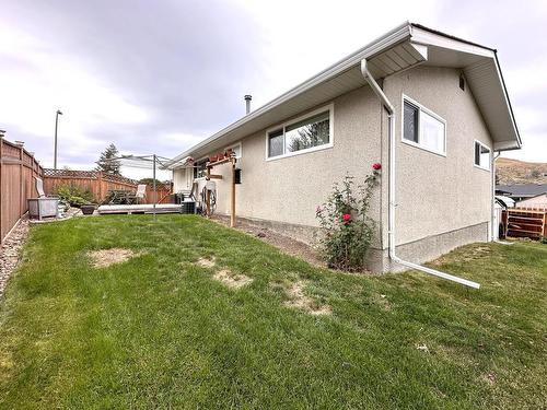 1590 Griffin Terrace, Kamloops, BC - Outdoor With Exterior