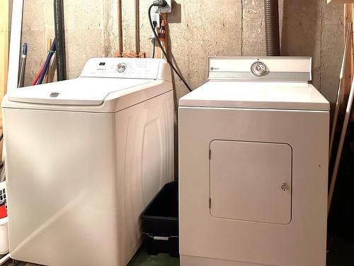 1590 Griffin Terrace, Kamloops, BC - Indoor Photo Showing Laundry Room