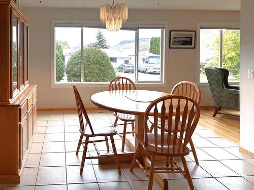 1590 Griffin Terrace, Kamloops, BC - Indoor Photo Showing Dining Room