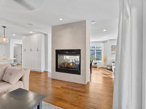 562 Trillium Crt, Kamloops, BC - Indoor Photo Showing Living Room With Fireplace