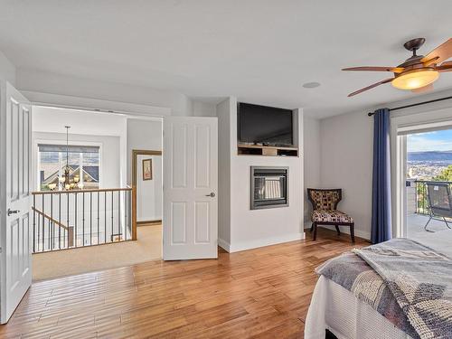 562 Trillium Crt, Kamloops, BC - Indoor Photo Showing Bedroom