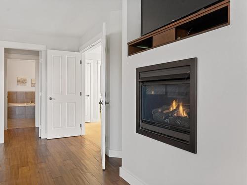 562 Trillium Crt, Kamloops, BC - Indoor With Fireplace